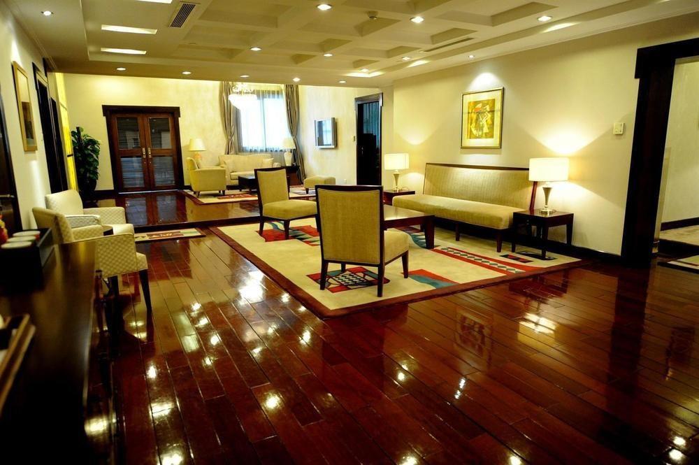 שיג'יאז'ואנג Yun-Zen Jinling World Trade Plaza Hotel מראה חיצוני תמונה