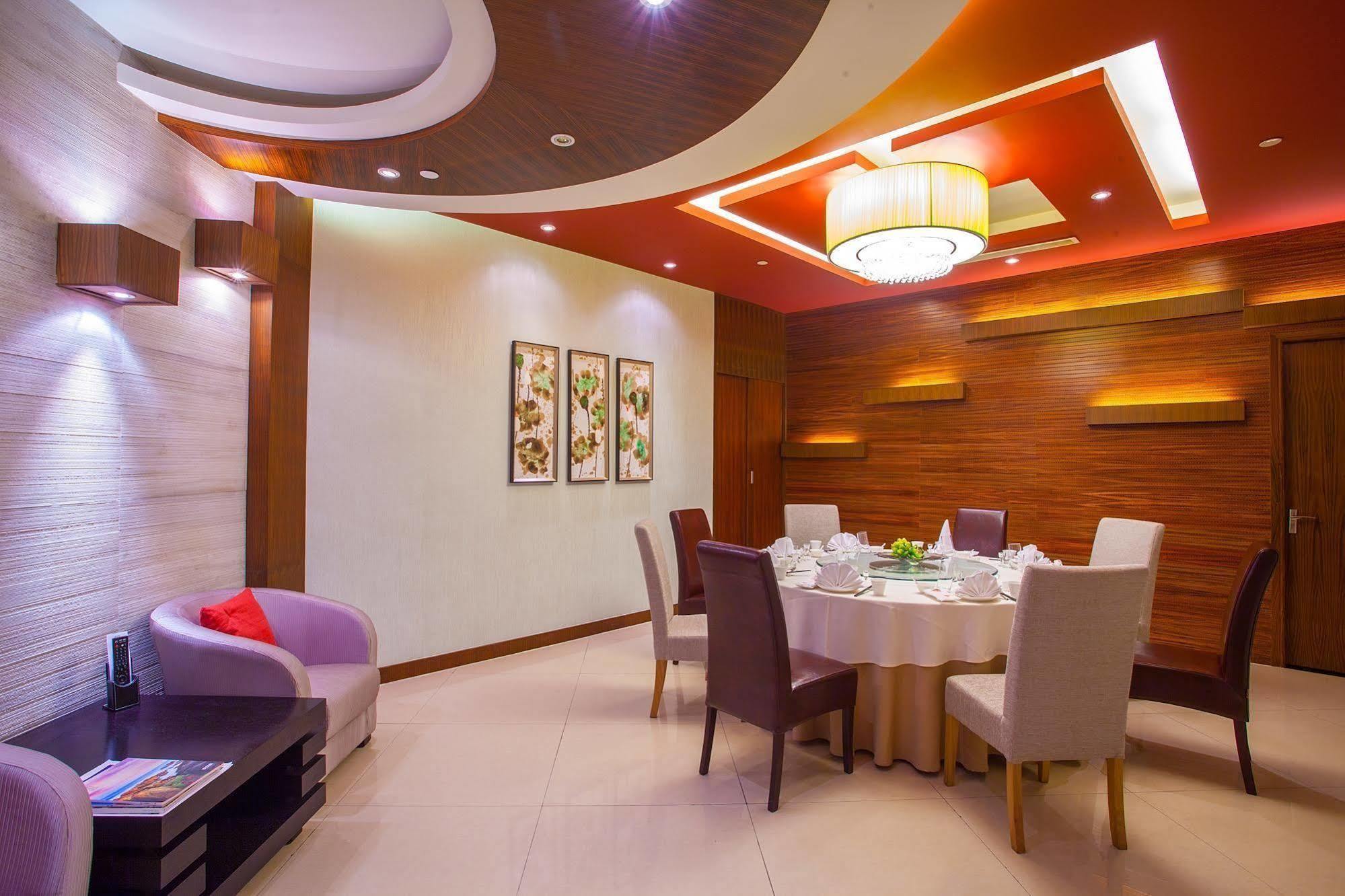 שיג'יאז'ואנג Yun-Zen Jinling World Trade Plaza Hotel מראה חיצוני תמונה